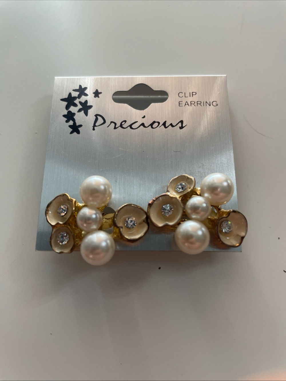 Brand New With Tag Precious White Floral Pearls Gemstone Gold Tone Clip Earrings